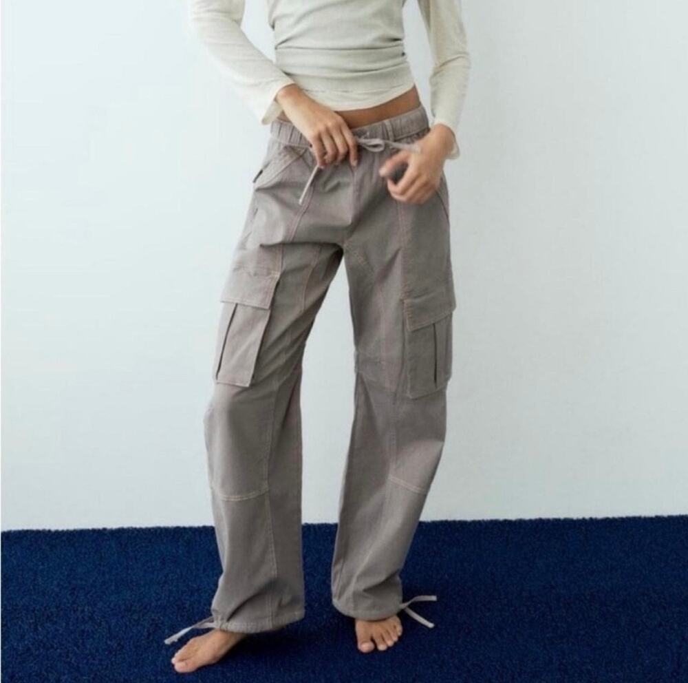 NWOT Zara Wide Leg Cargo Pants Womenโs
6 Taupe Gray Drawstring Utility Parachute